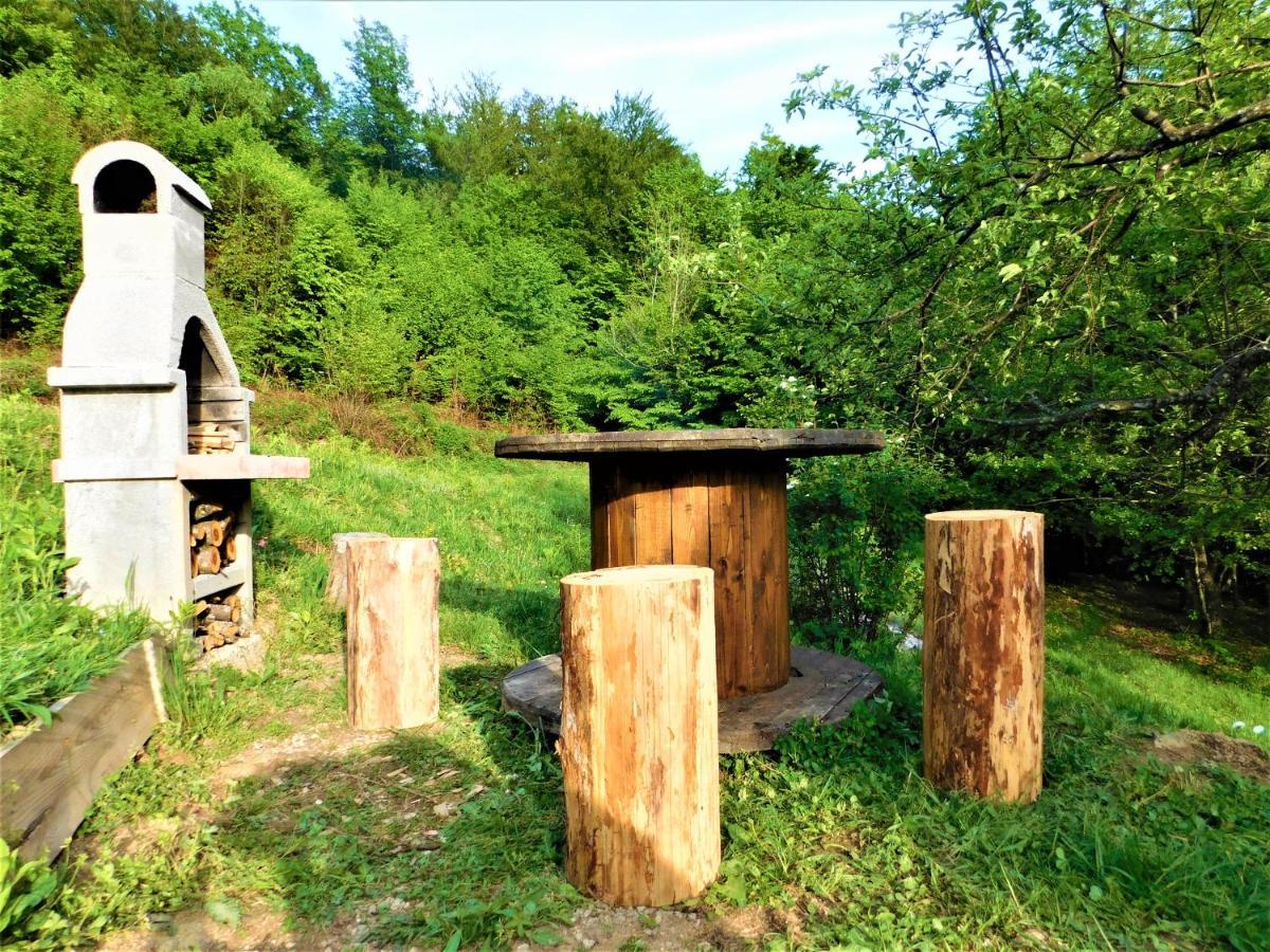 Robinzonski Turizam "Robin' S Hood" Skrad Esterno foto
